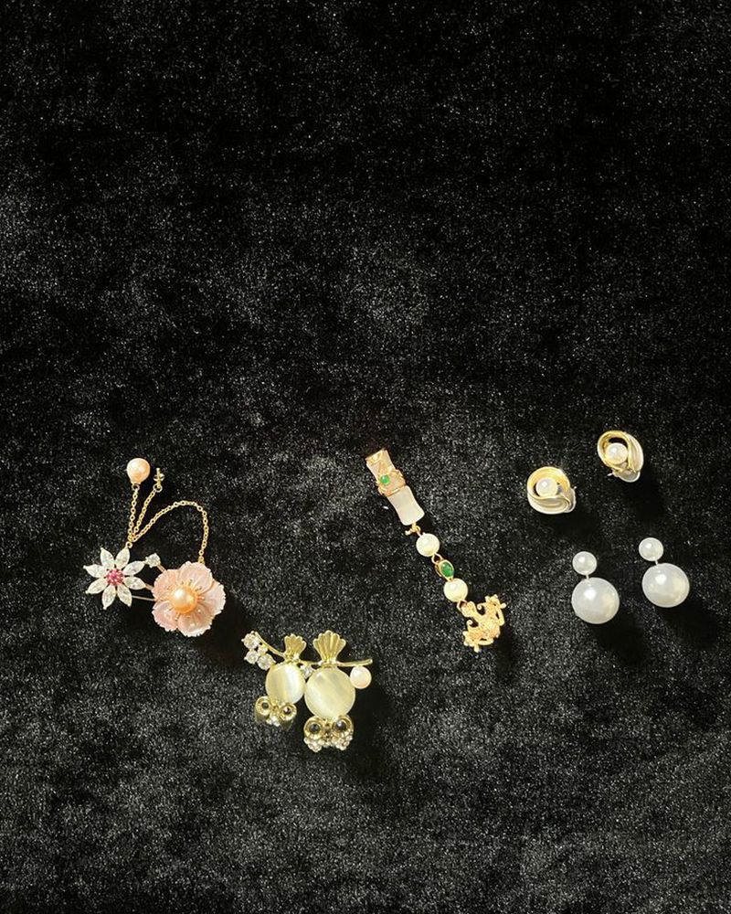 珍珠耳饰、珍珠胸针